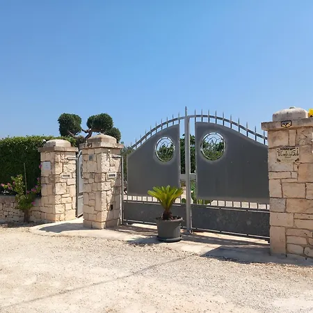 Trullo Monte Del Sale Country house